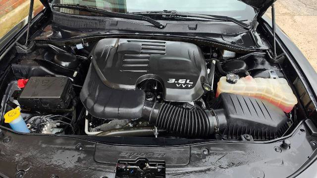 Used 2022 Dodge Charger SXT w/ Blacktop Package AWD/4WD image 26