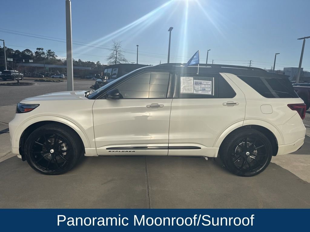 Certified 2020 Ford Explorer ST w/ Premium Technology Package image 2