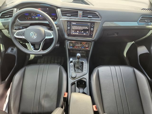 Used 2022 Volkswagen Tiguan SE AWD/4WD image 12