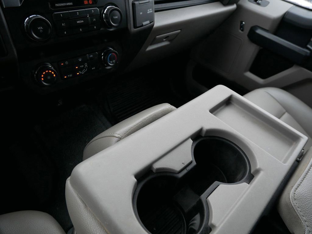 Certified 2022 Ford F350 XL w/ Power Equipment Group image 27