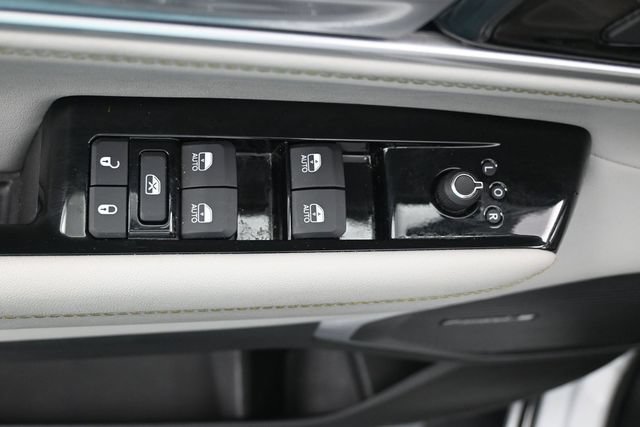 Used 2024 Jeep Wagoneer Series II AWD/4WD image 7