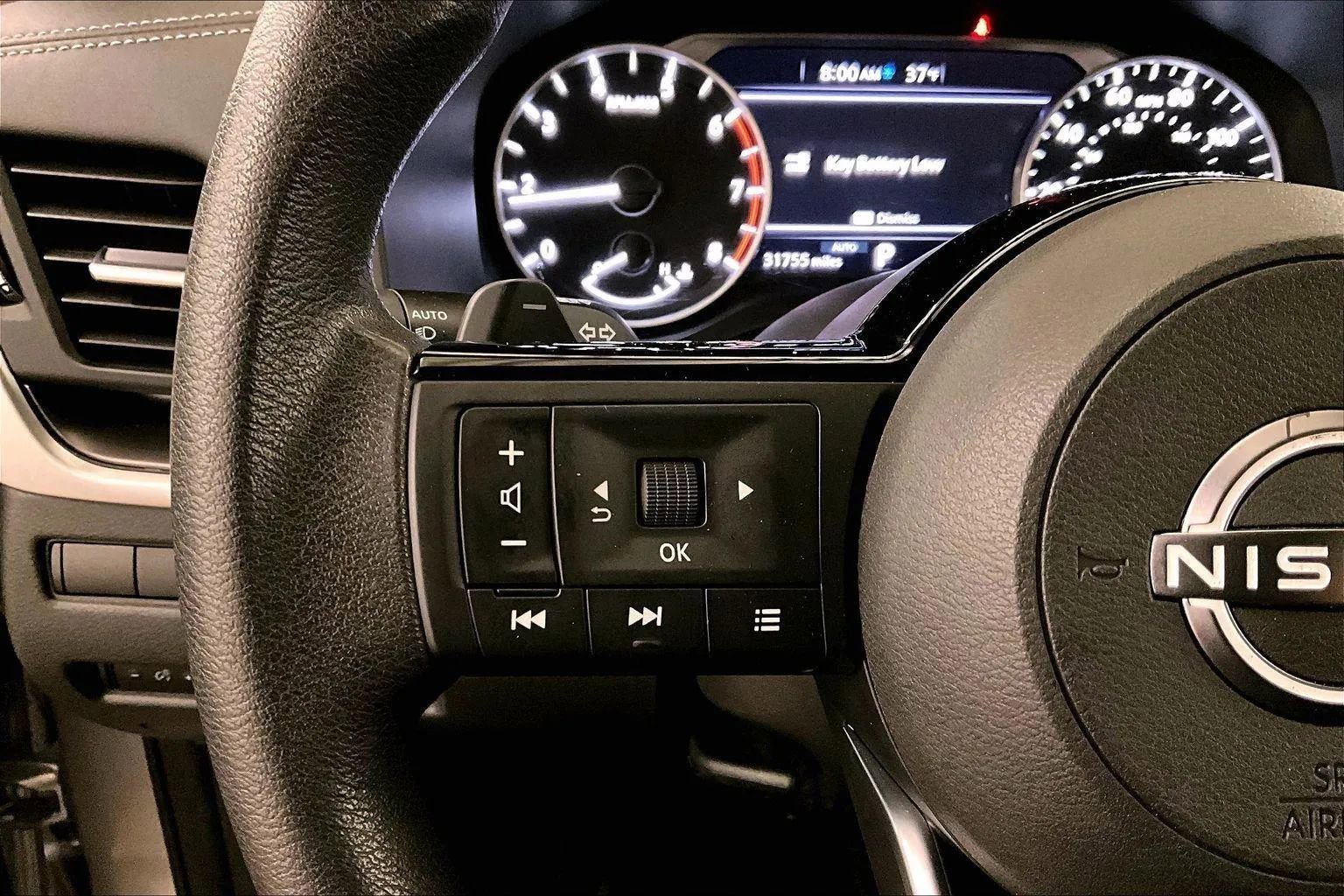 Used 2023 Nissan Rogue SV image 17