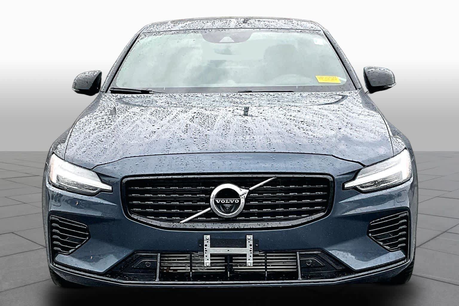 Used 2022 Volvo S60 T8 R-Design w/ Advanced Package AWD/4WD image 4
