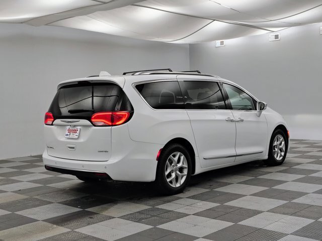 Used 2020 Chrysler Pacifica Limited FWD image 10