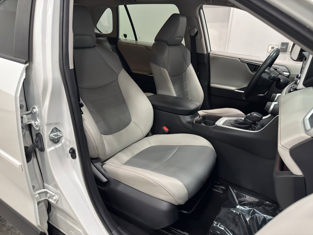 Used 2019 Toyota RAV4 Limited image 34