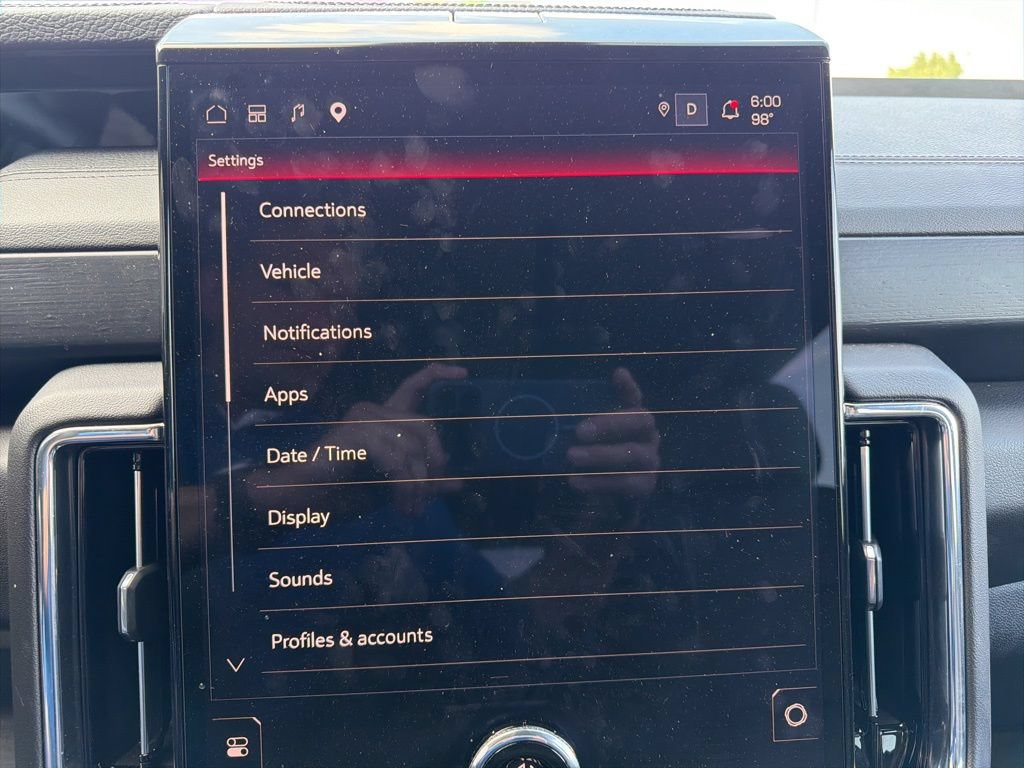 Used 2025 GMC Yukon XL Denali AWD/4WD image 46