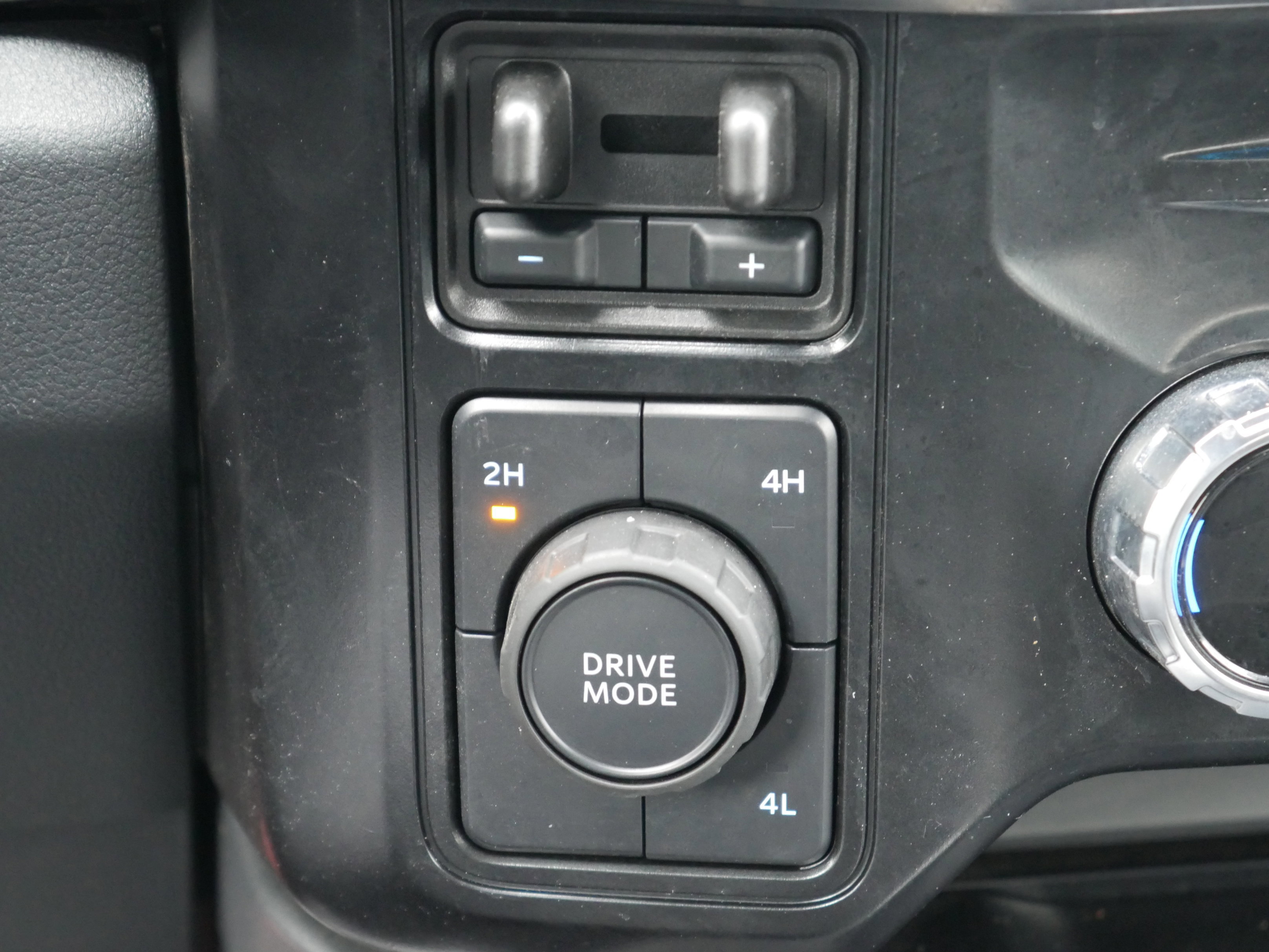 Certified 2025 Ford F450 Lariat image 15