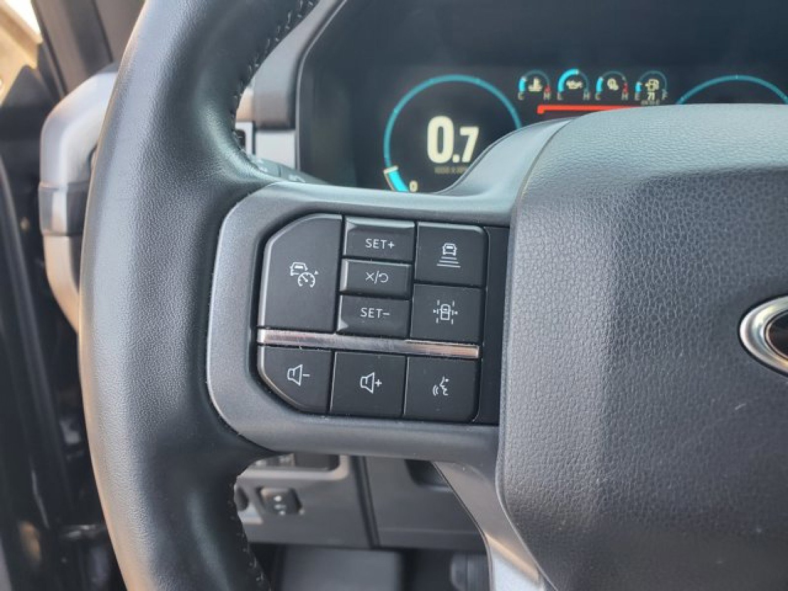 Certified 2022 Ford F150 Lariat w/ Equipment Group 502A High image 17