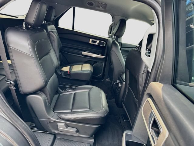 Certified 2022 Ford Explorer XLT w/ Equipment Group 202A AWD/4WD image 35