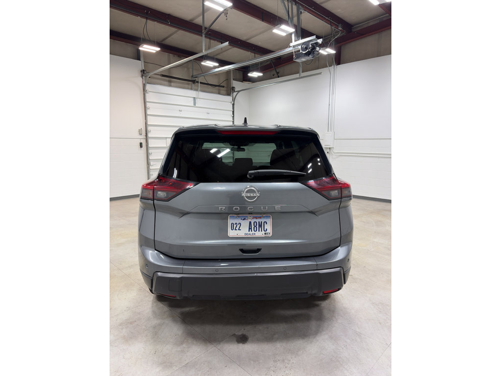 Used 2024 Nissan Rogue SV FWD image 5