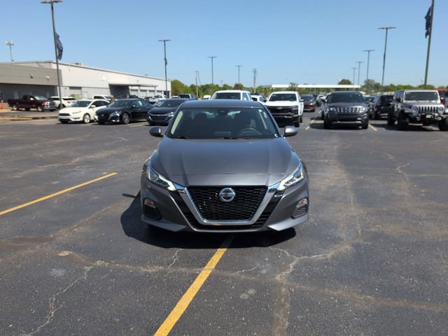 Used 2022 Nissan Altima 2.5 SV FWD image 2