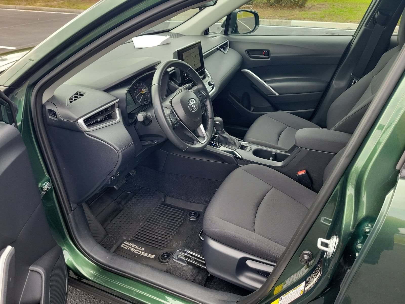 Used 2024 Toyota Corolla Cross LE w/ Moonroof Package AWD/4WD image 16