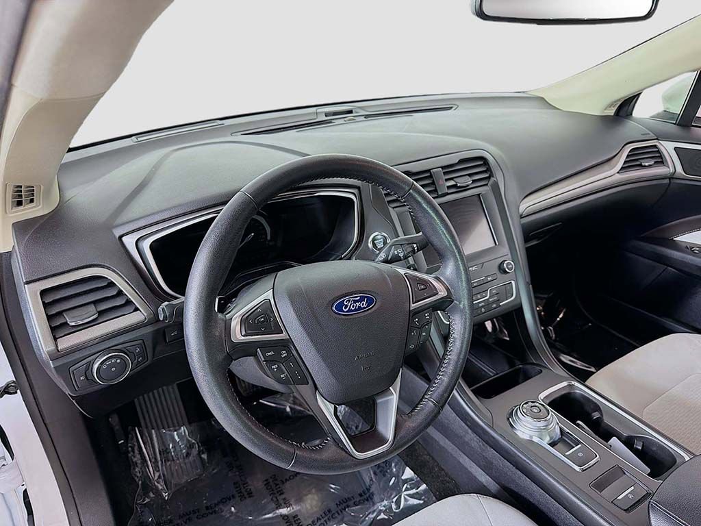 Certified 2019 Ford Fusion SE w/ Equipment Group 151A image 17