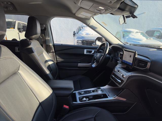 Certified 2022 Ford Explorer XLT w/ Equipment Group 202A image 35