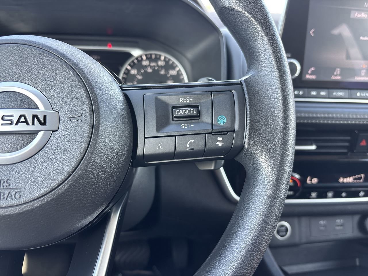 Used 2021 Nissan Rogue SV image 31