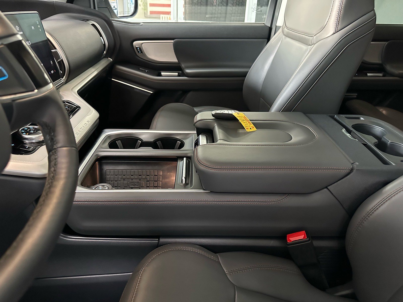 Certified 2025 Ford Expedition Active image 21