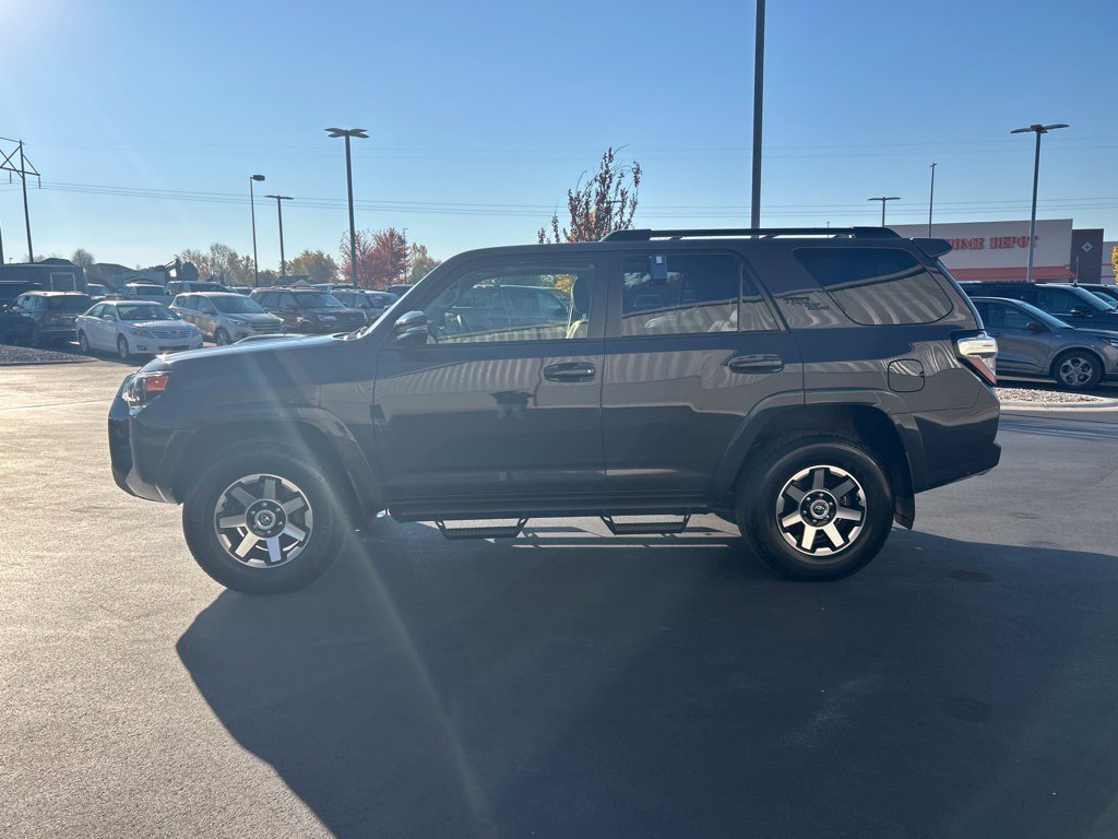 Used 2024 Toyota 4Runner TRD Off-Road Premium w/ Off Road Premium Plus Package AWD/4WD image 10