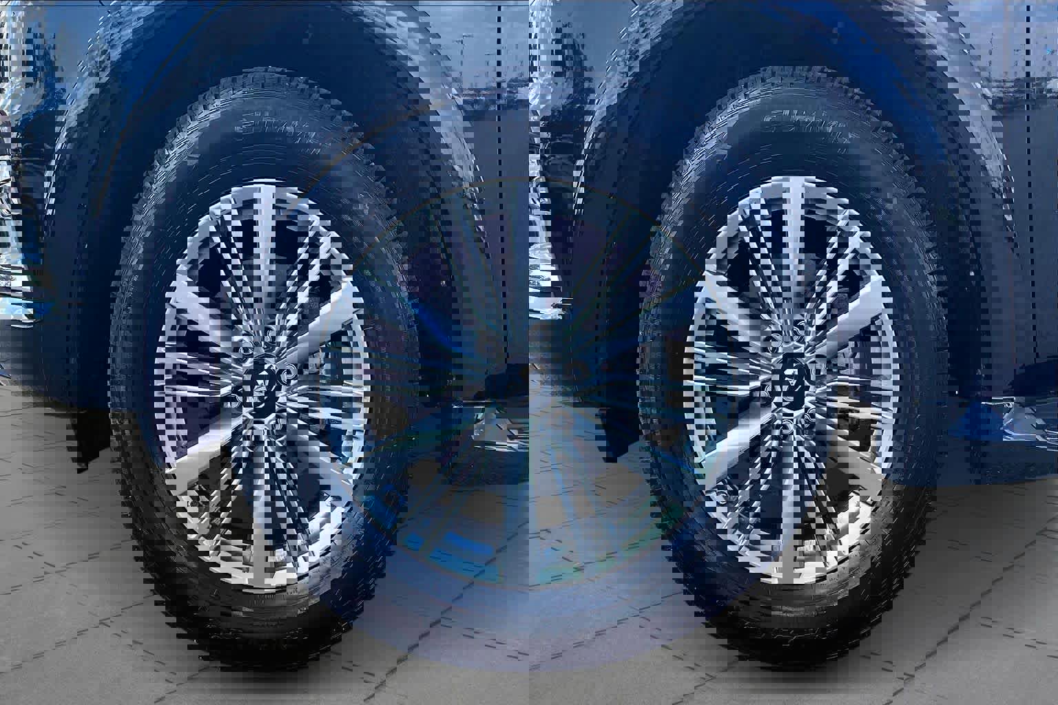 Used 2023 INFINITI QX80 Luxe w/ Cargo Package image 13