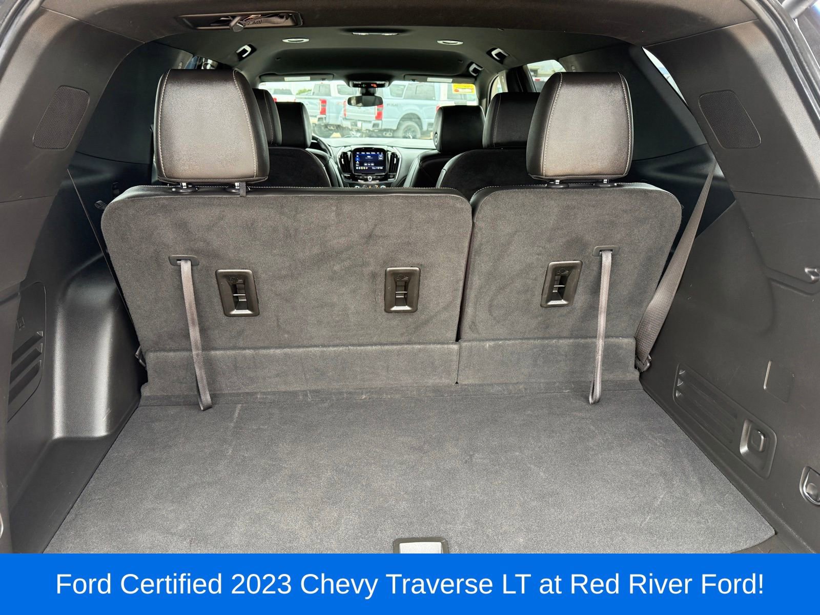 Used 2023 Chevrolet Traverse LT FWD image 20