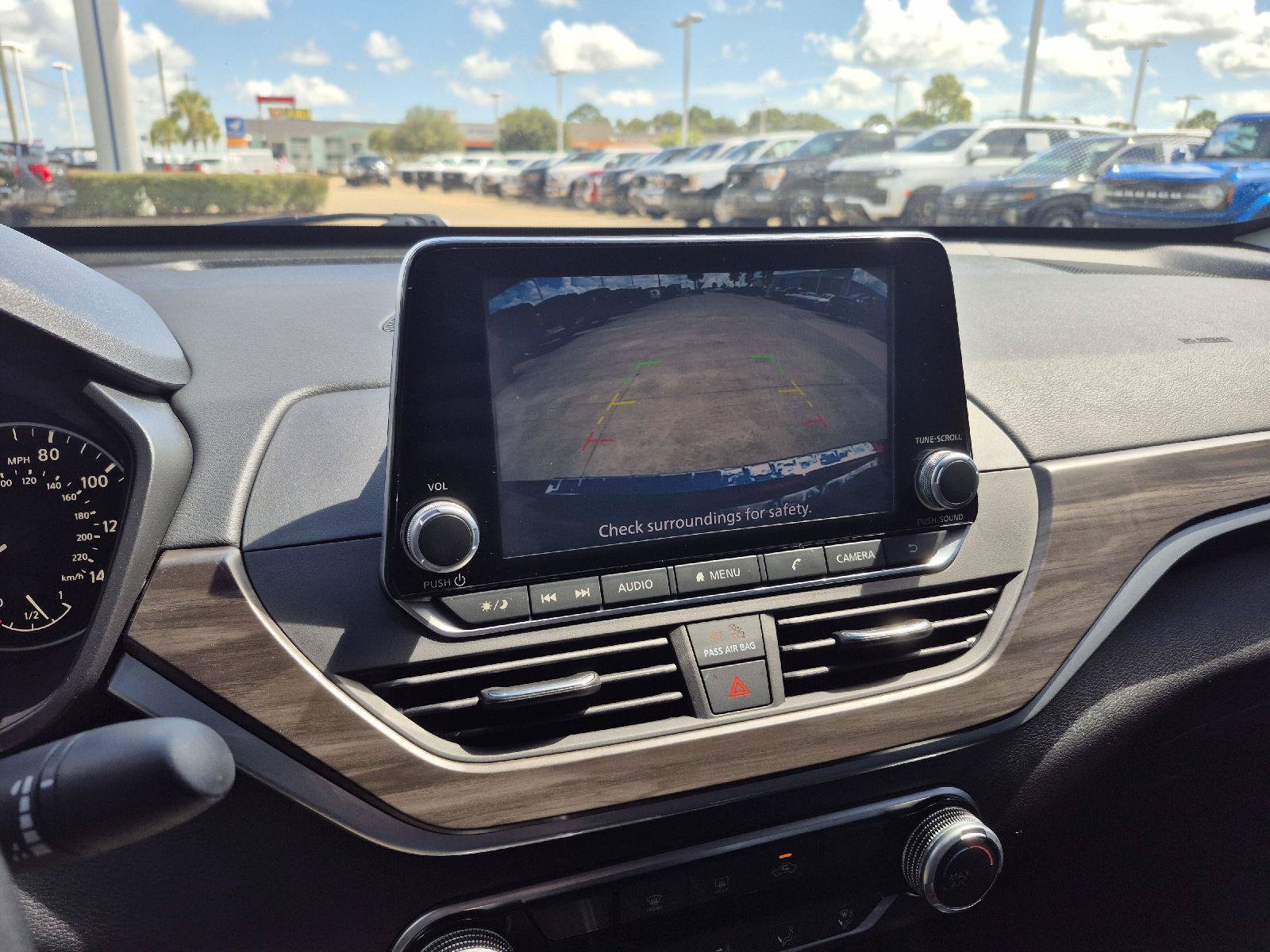 Used 2023 Nissan Altima 2.5 SV FWD image 4
