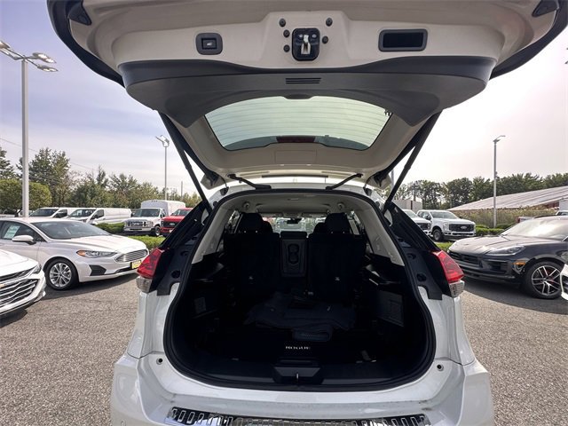 Used 2019 Nissan Rogue SV w/ Premium Package image 41