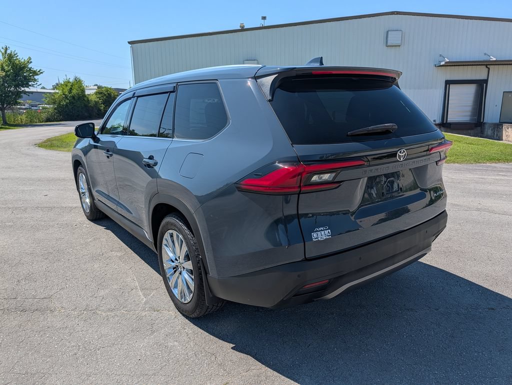Used 2024 Toyota Grand Highlander AWD image 4