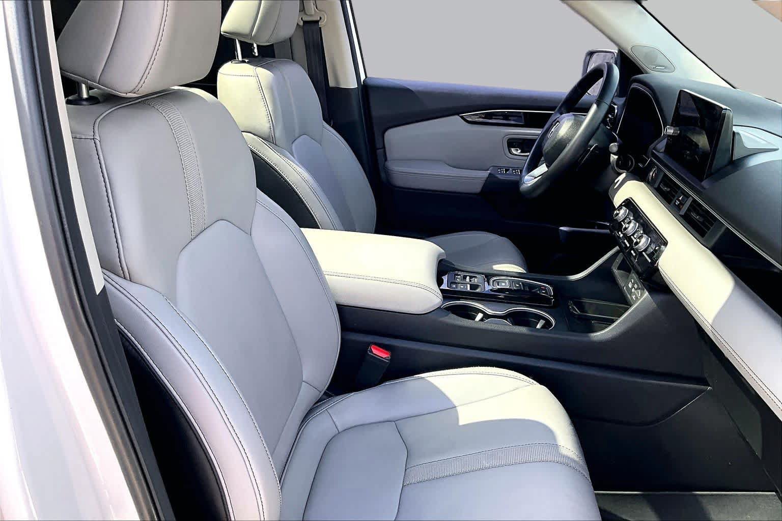 Used 2023 Honda Pilot Touring image 9