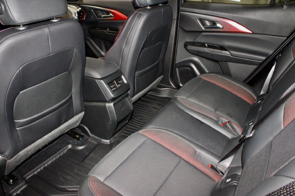 Used 2024 Chevrolet Equinox EV RS FWD image 21