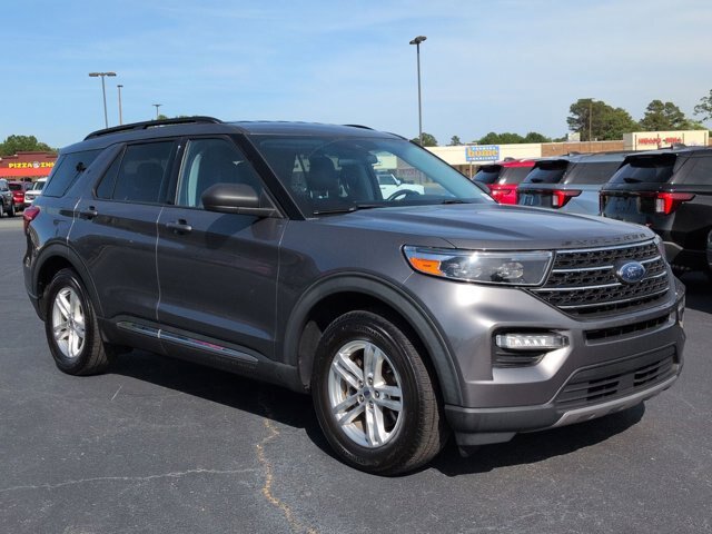 Certified 2022 Ford Explorer XLT w/ Equipment Group 202A RWD image 1