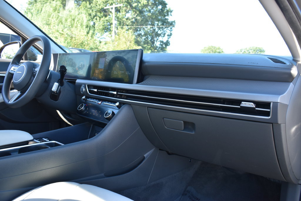 Used 2025 Hyundai Sonata SEL FWD image 32