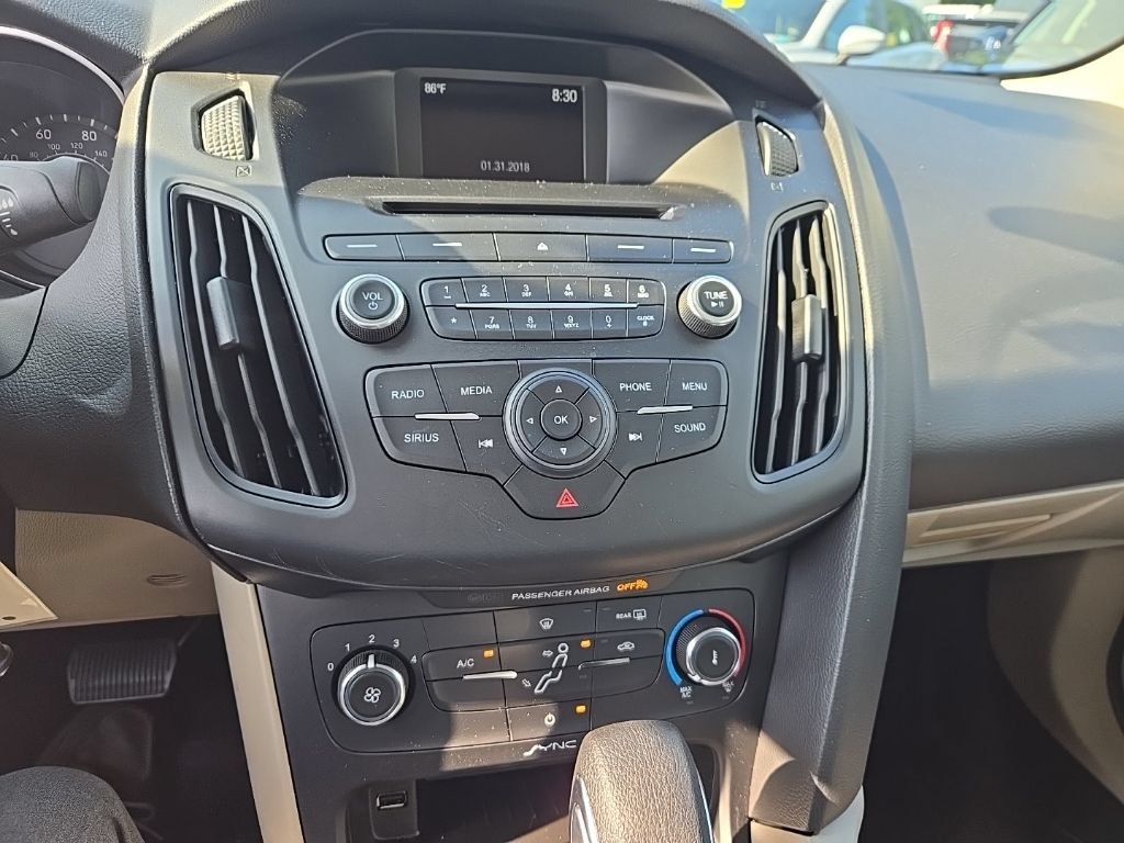 Certified 2017 Ford Focus SE FWD image 11