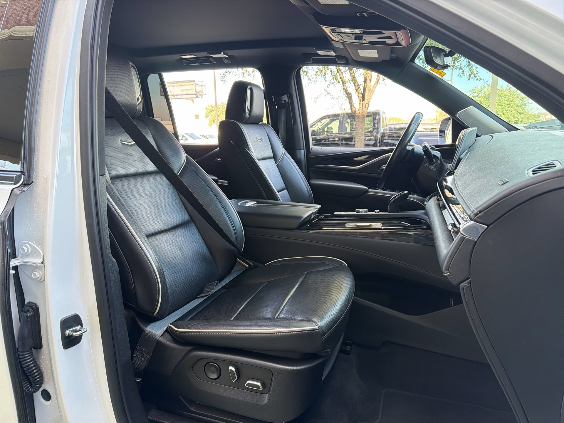 Used 2022 Cadillac Escalade ESV Sport w/ Touring Package AWD/4WD image 26