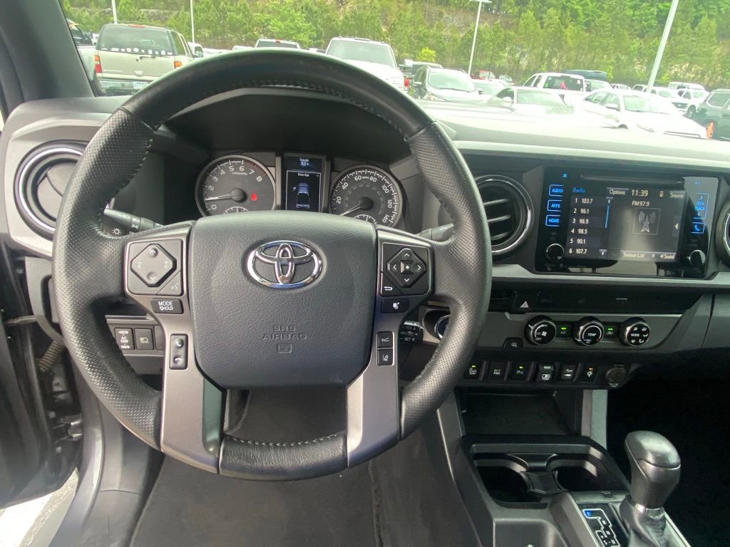 Used 2018 Toyota Tacoma TRD Sport w/ Technology Package RWD image 13