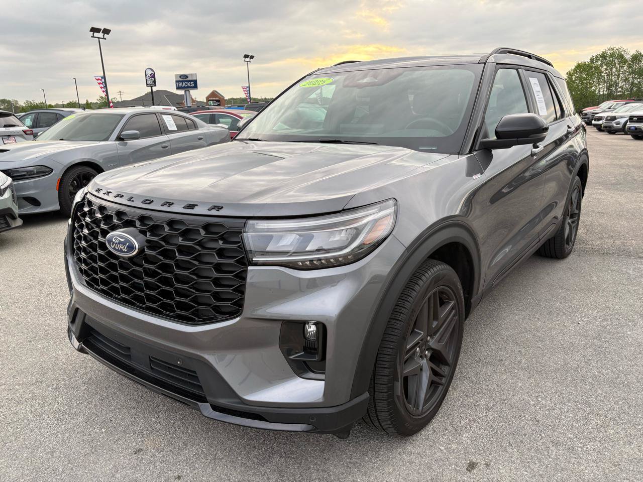 Certified 2025 Ford Explorer ST-Line w/ Premium Package AWD/4WD image 7
