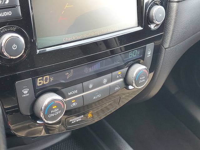 Used 2020 Nissan Rogue SV AWD/4WD image 25