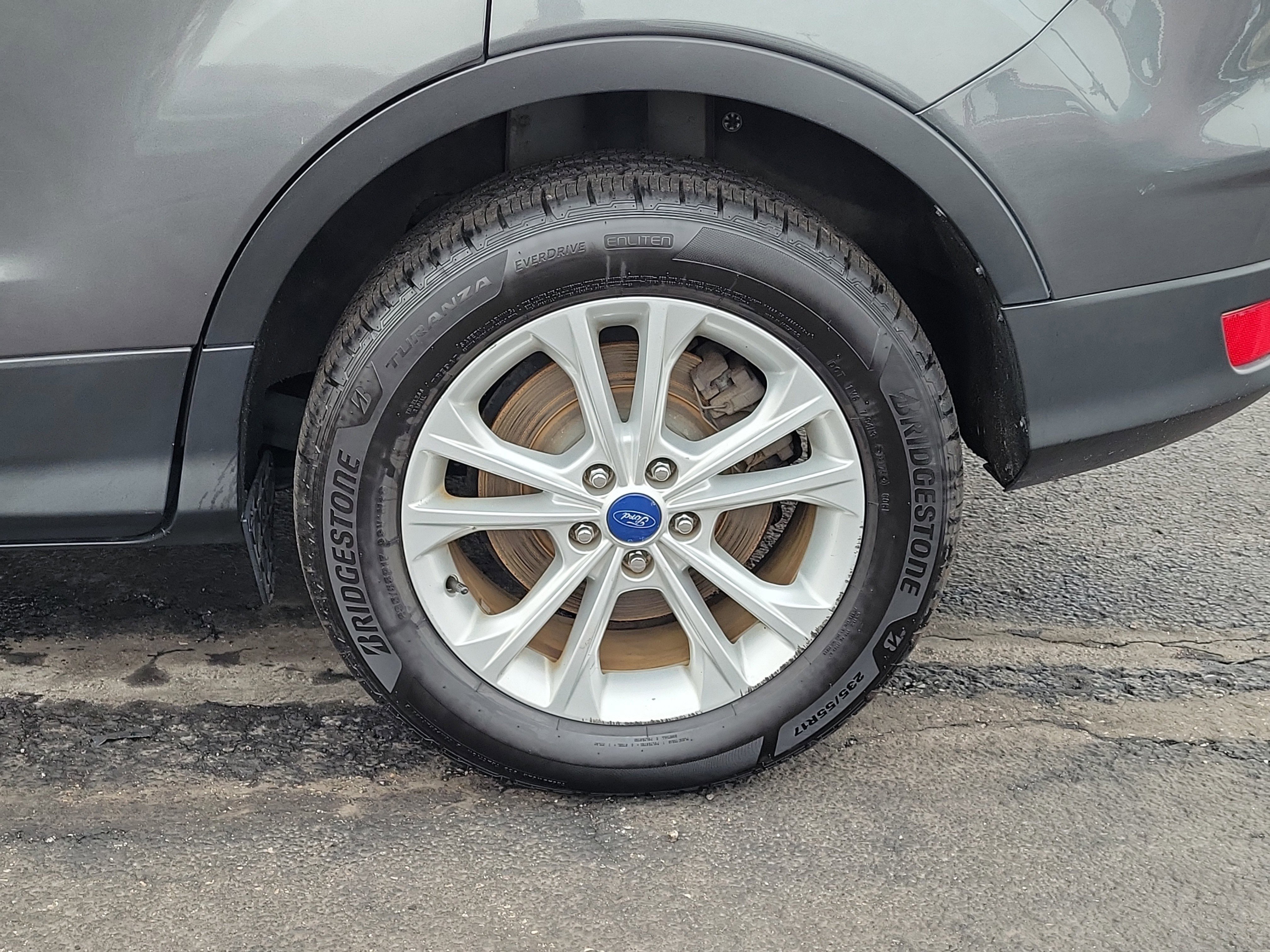 Certified 2017 Ford Escape SE image 5