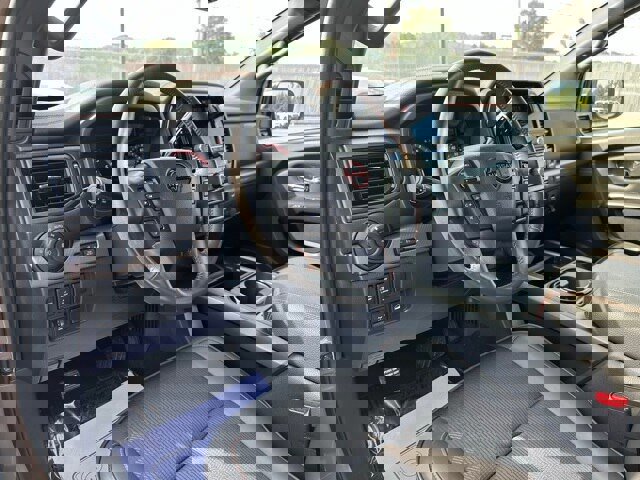 Used 2024 Nissan Titan PRO-4X w/ Off Road Protection Package image 18