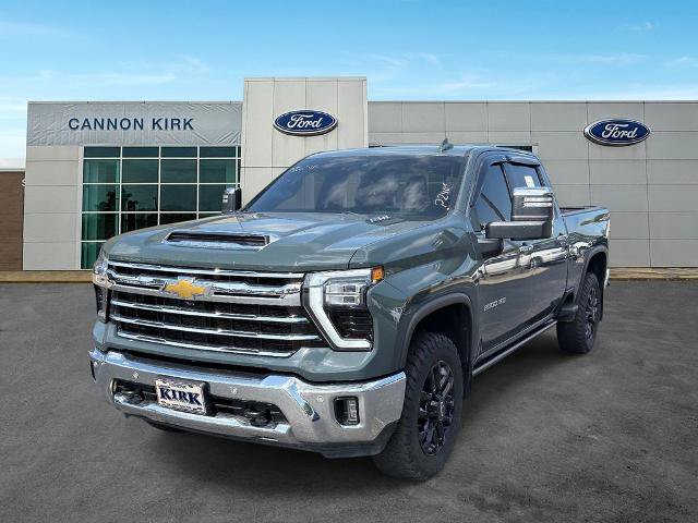 Used 2025 Chevrolet Silverado 2500 LTZ w/ LTZ Premium Package AWD/4WD image 3