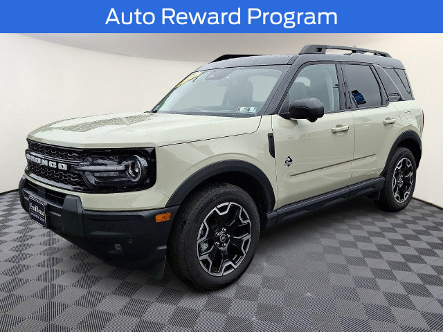 Certified 2025 Ford Bronco Sport Outer Banks w/ Outer Banks Tech Package+ AWD/4WD image 3