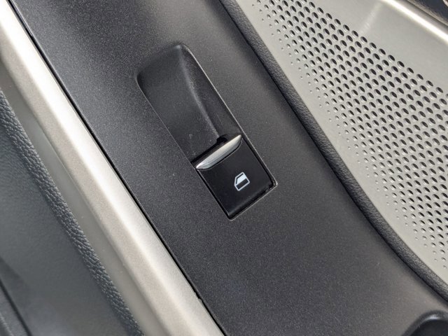 Certified 2022 Ford Explorer Limited w/ Limited Technology Package image 39