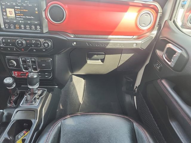 Used 2022 Jeep Wrangler Unlimited Rubicon w/ Cold Weather Group AWD/4WD image 10