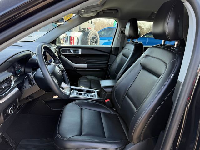 Certified 2023 Ford Explorer XLT w/ Equipment Group 202A image 6