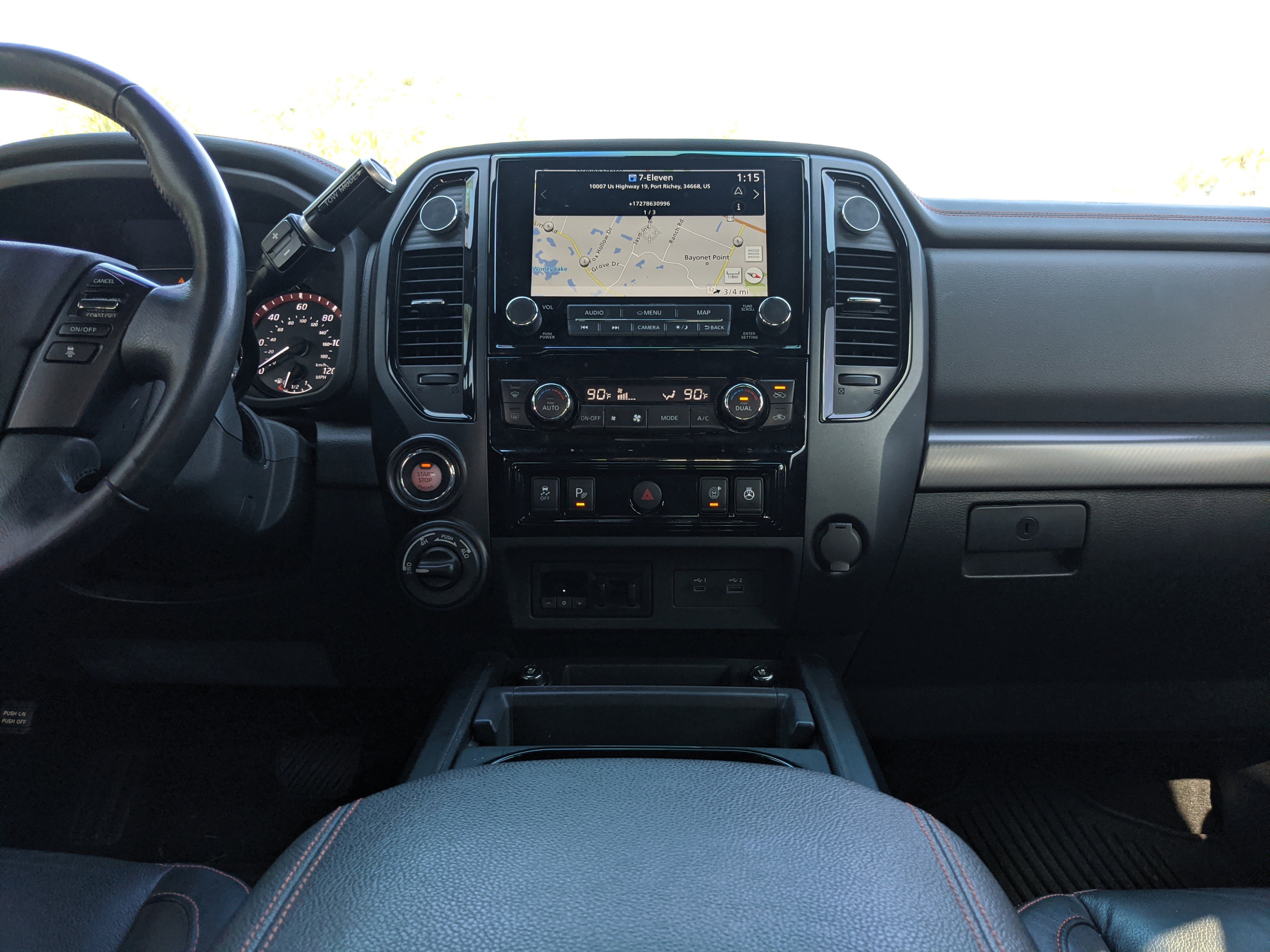 Used 2021 Nissan Titan PRO-4X w/ Pro-4x Convenience Package image 16