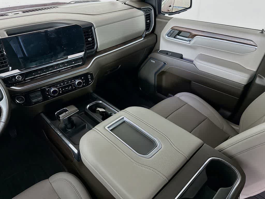 Used 2022 GMC Sierra 1500 SLT w/ SLT Premium Plus Package AWD/4WD image 11