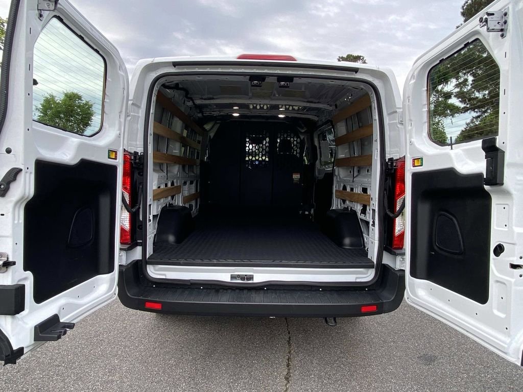 Certified 2025 Ford Transit 250 Low Roof w/ Exterior Upgrade Package RWD image 7