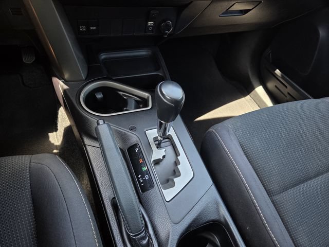 Used 2018 Toyota RAV4 XLE FWD image 10