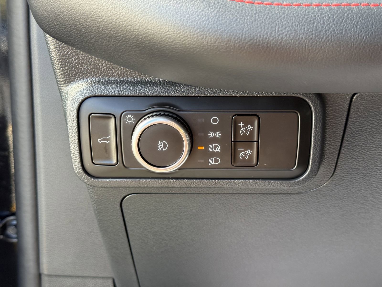 Certified 2025 Ford Explorer ST-Line image 27