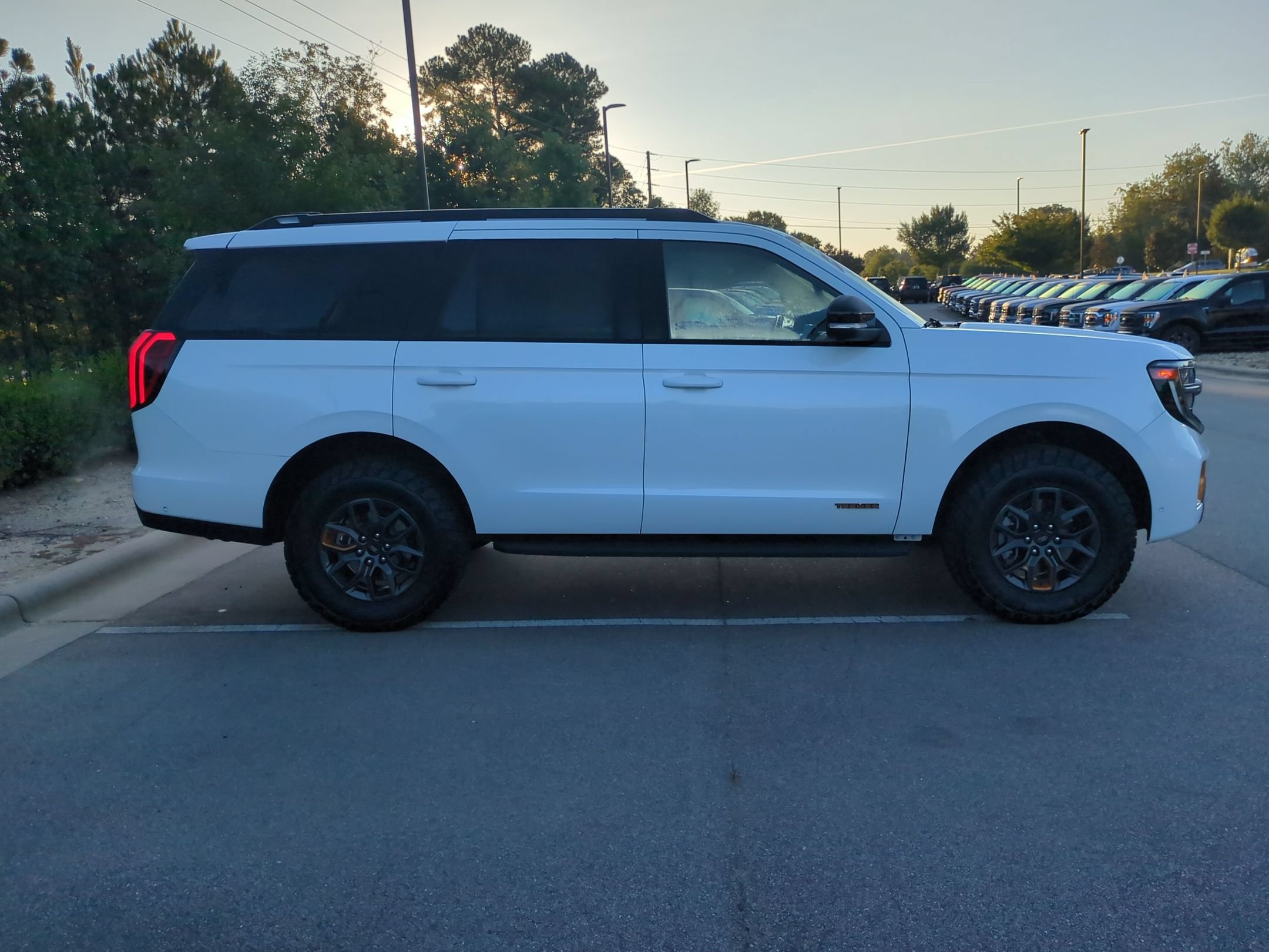 Certified 2025 Ford Expedition Tremor AWD/4WD image 3