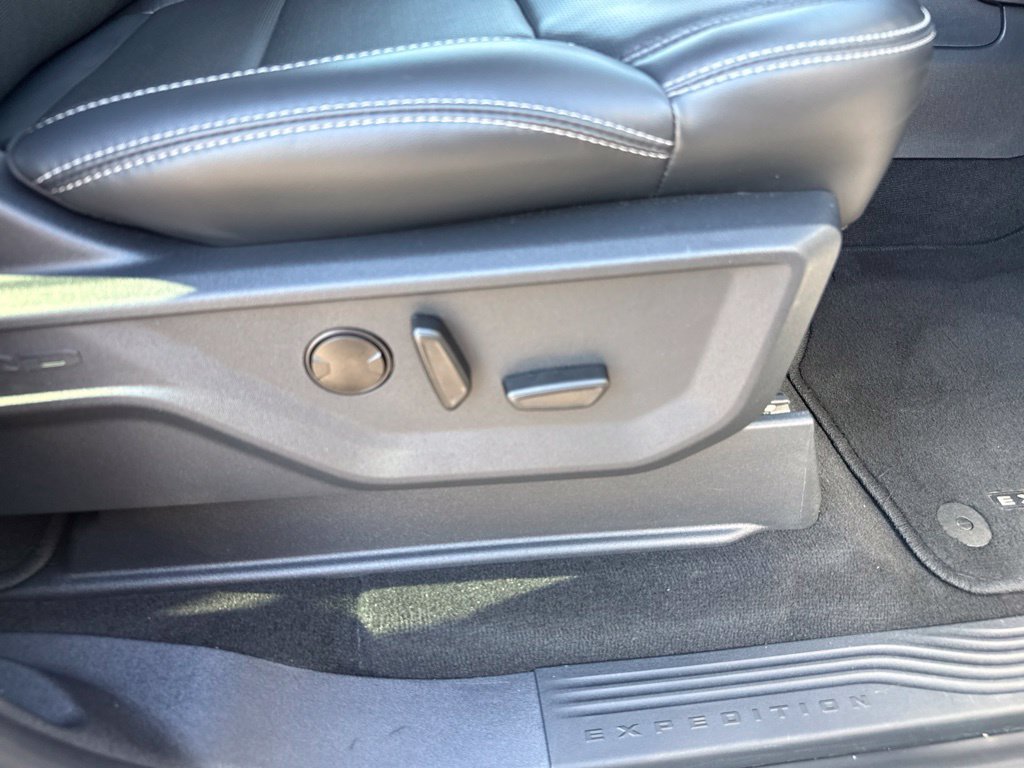 Certified 2025 Ford Expedition Platinum AWD/4WD image 47