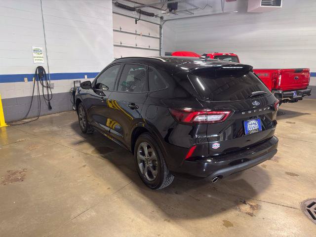 Certified 2023 Ford Escape ST-Line w/ Tech Pack #1 AWD/4WD image 6